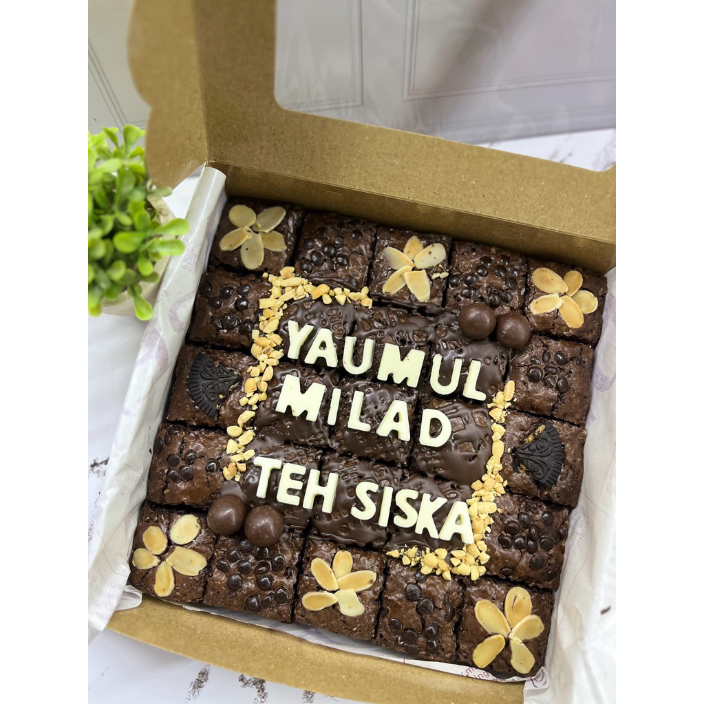 

Brownies Oatmeal (gluten free) Custom tanpa strawberry