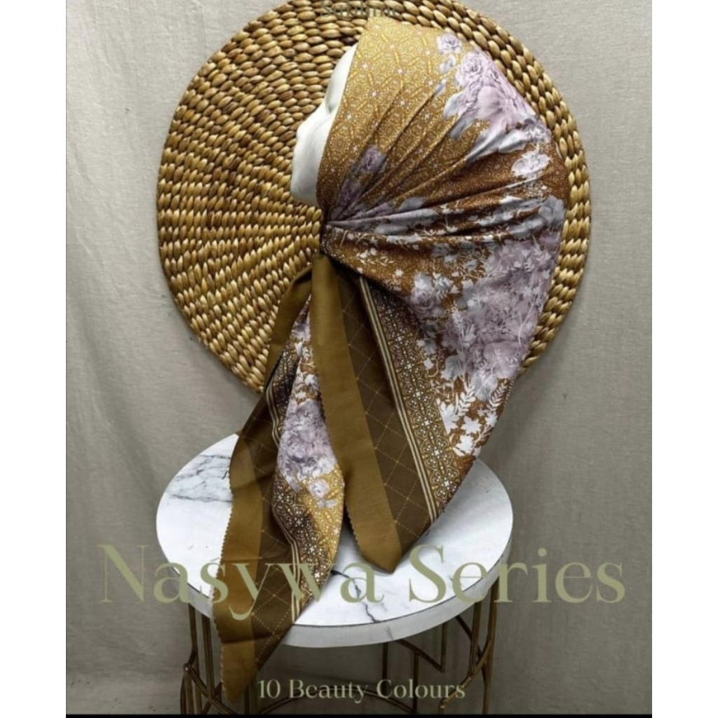 KERUDUNG SEGI EMPAT HIJAB MOTIF SUBLIME NASYWA COKELAT GOLD