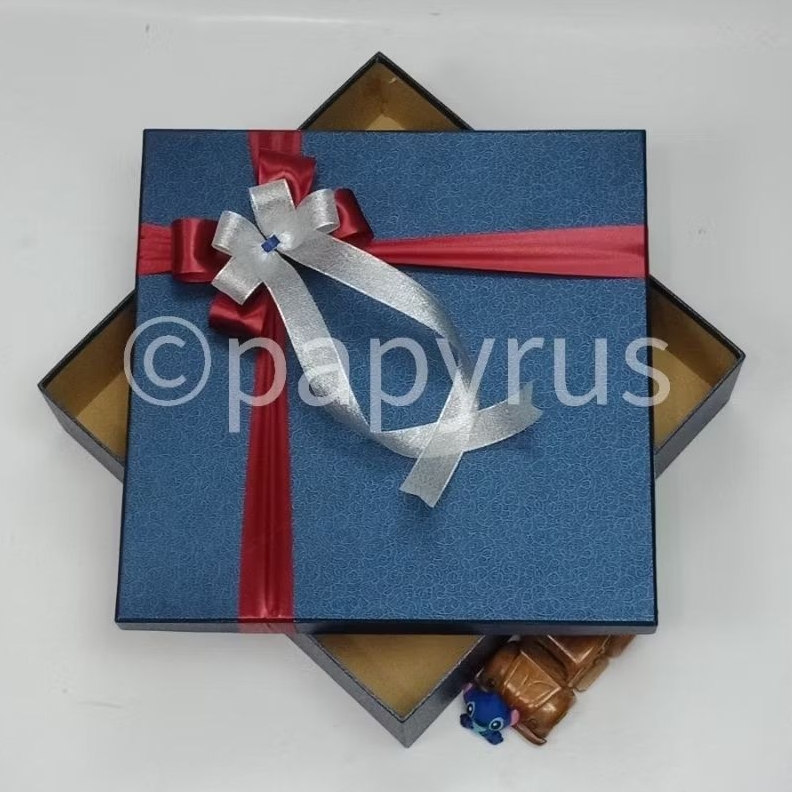 

PAPYRUS 35x35 Tinggi 8cm Kotak Kado Gift Box V2