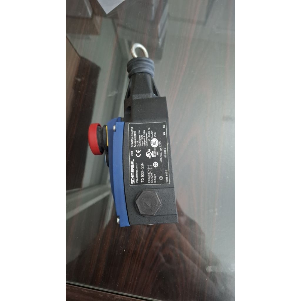 SCHMERSAL ZQ900-22N Pull-Wire Emergency Stop Switches