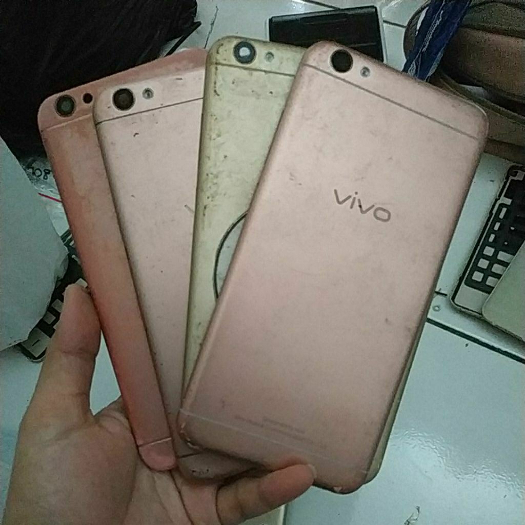 BACKDOOR BEKAS VIVO V5,V5S PATAH BAGIAN TOMBOL ATAU SEBALIKNYA SEPERTI DIFOTO