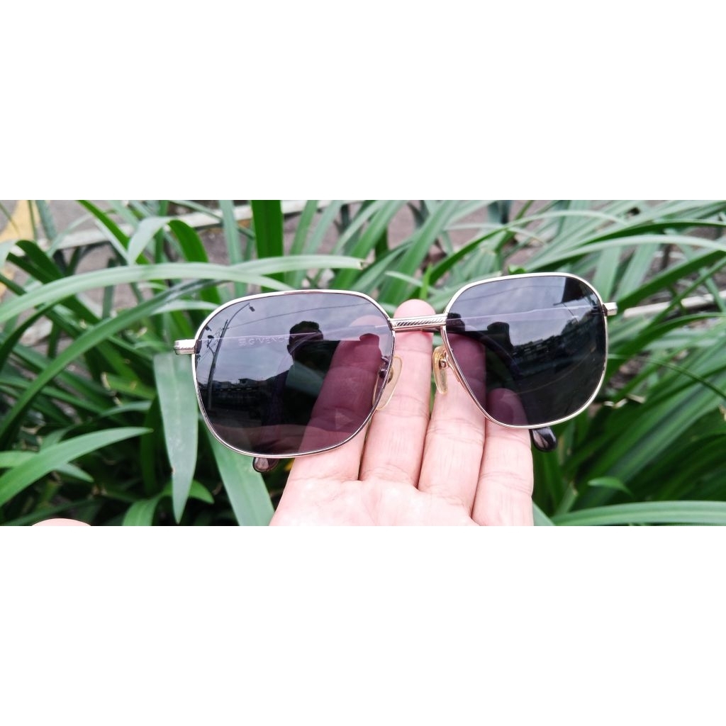 frame second GIVENCHY PARIS