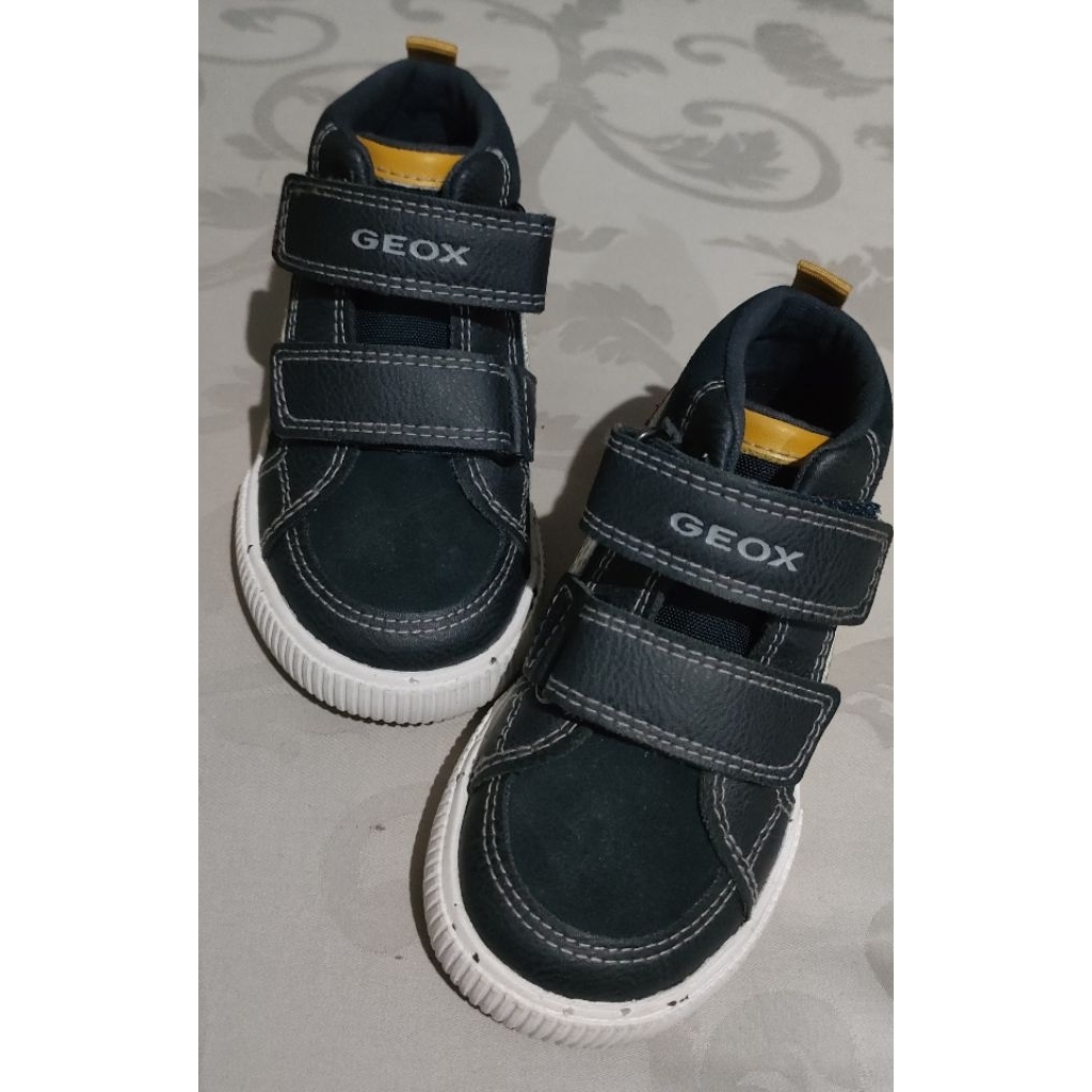 sepatu geox anak