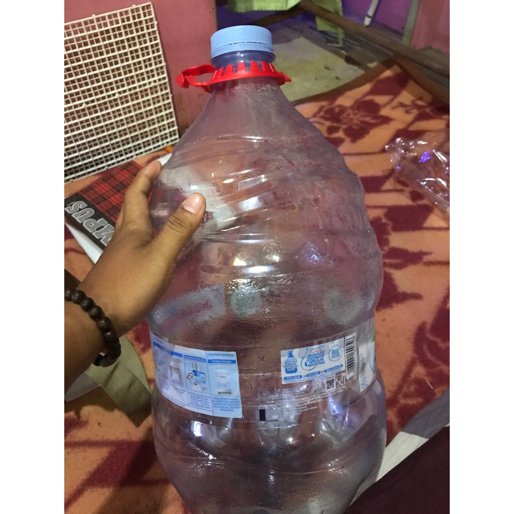

Galon bekas Le Mineral untuk Budidaya Ikan