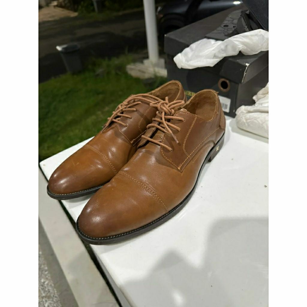 sepatu kulit merk Buccheri Signature ukuran 41