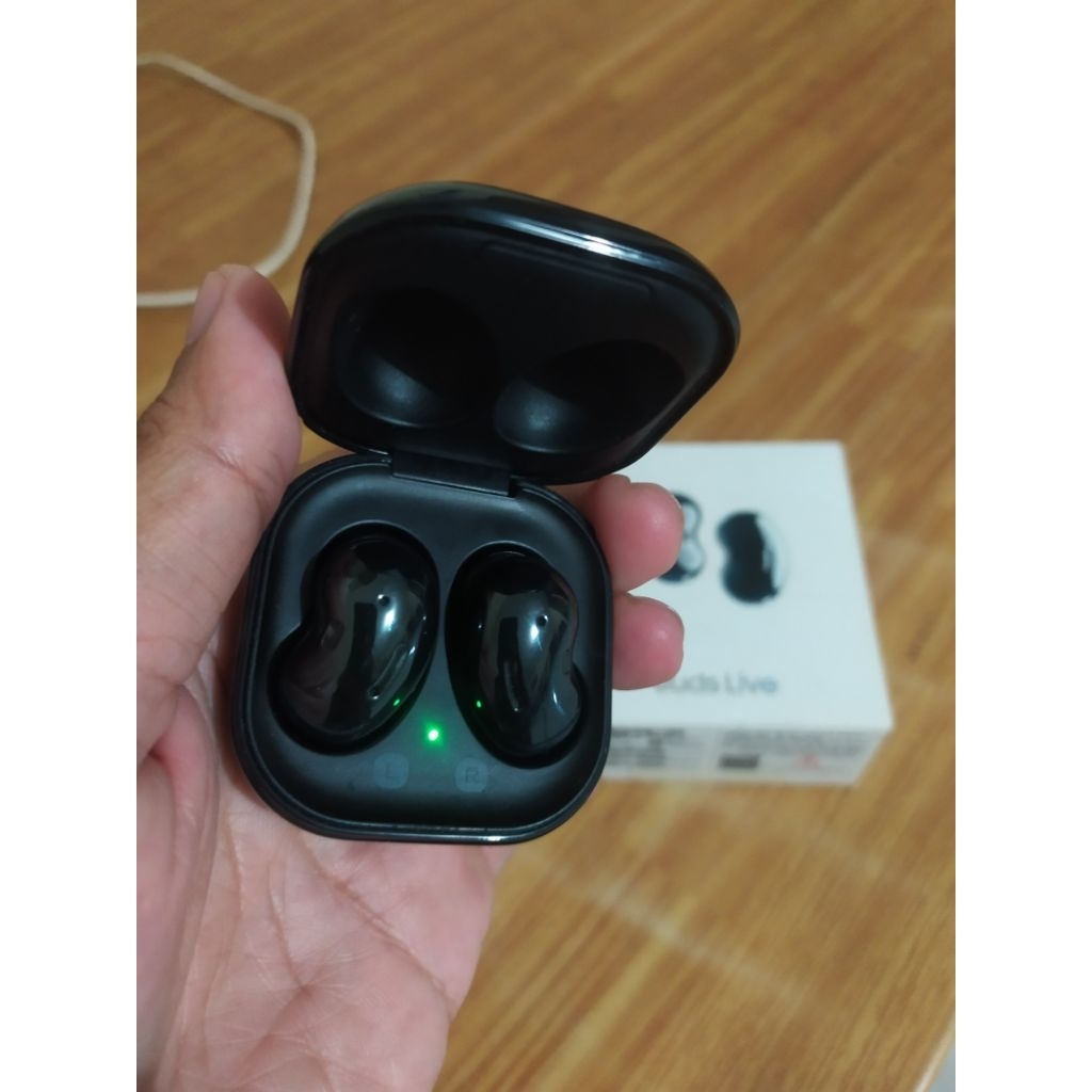 headset bluetooth tws samsung galaxy buds live second preloved