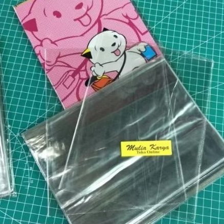 

Sampul Buku Varian Boxy atau Quarto / Ukuran Campus atau Buku Tulis Quarto Biasa Bahan Mika PVC / bungkus isi 30