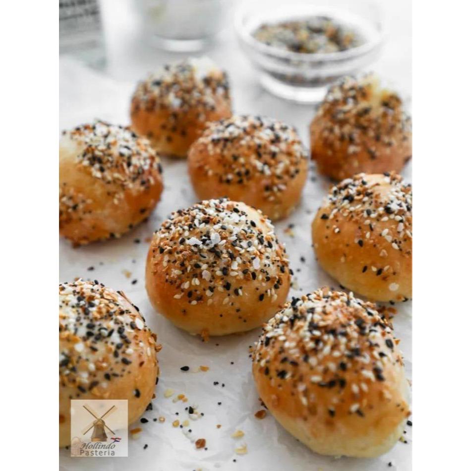 

Cream Cheese Stuffed Bagel Buns 6 or 9 buns