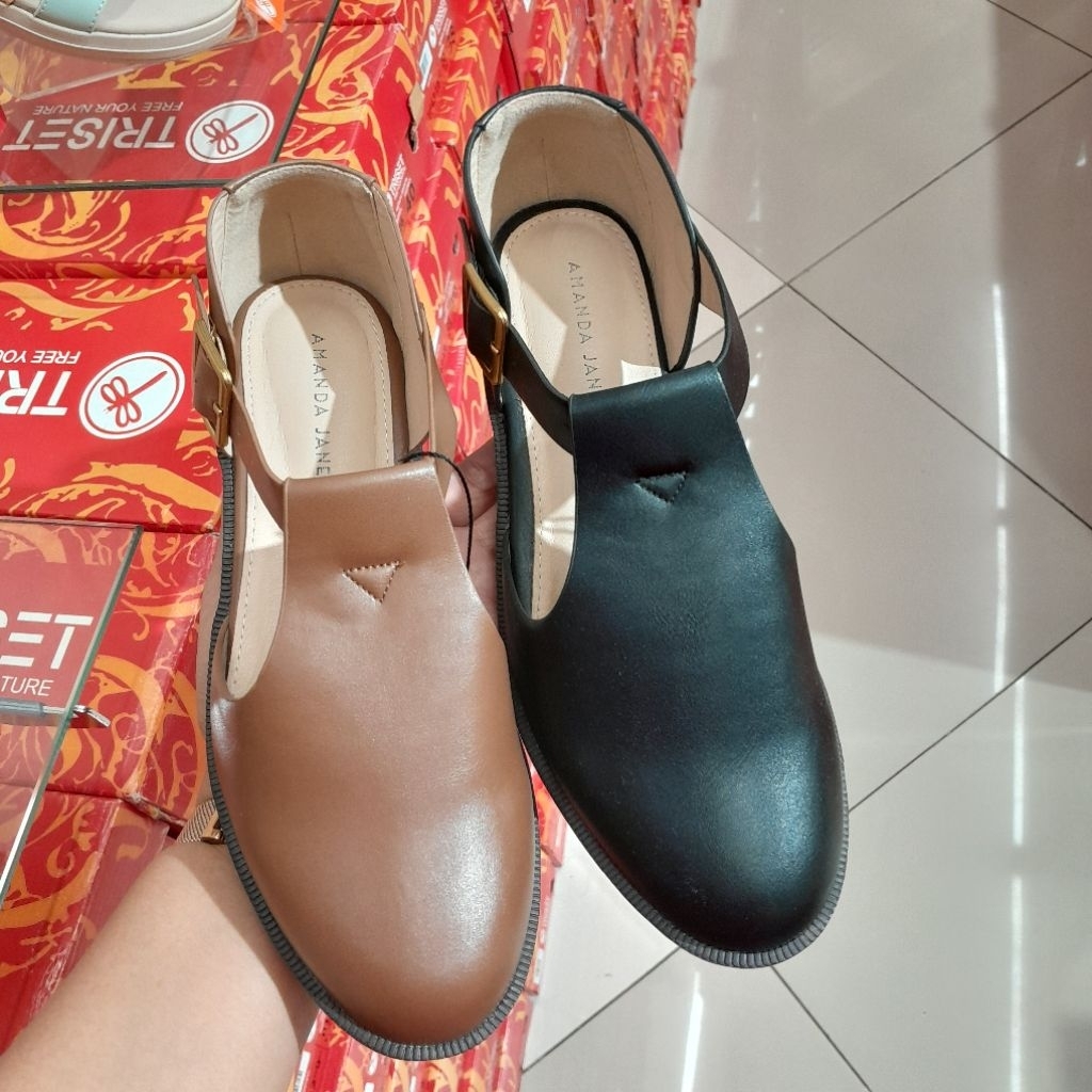 sepatu sandal wanita by brand AMANDA JANE'S