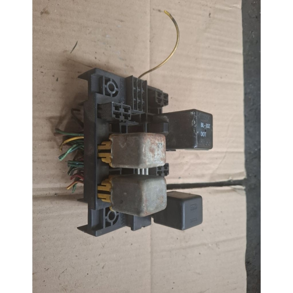 box relay interior bawah dashboard hyundai Elantra 90-97