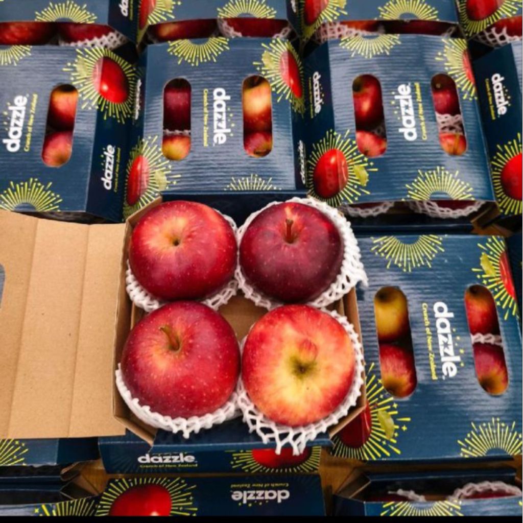 

Buah Apel Dazzle Manis Garing isi 4 pcs / apel dazzle premium / Pack