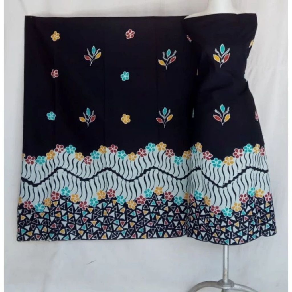 KAIN BATIK TULIS MADURA HITAM KOMBINASI PUTIH