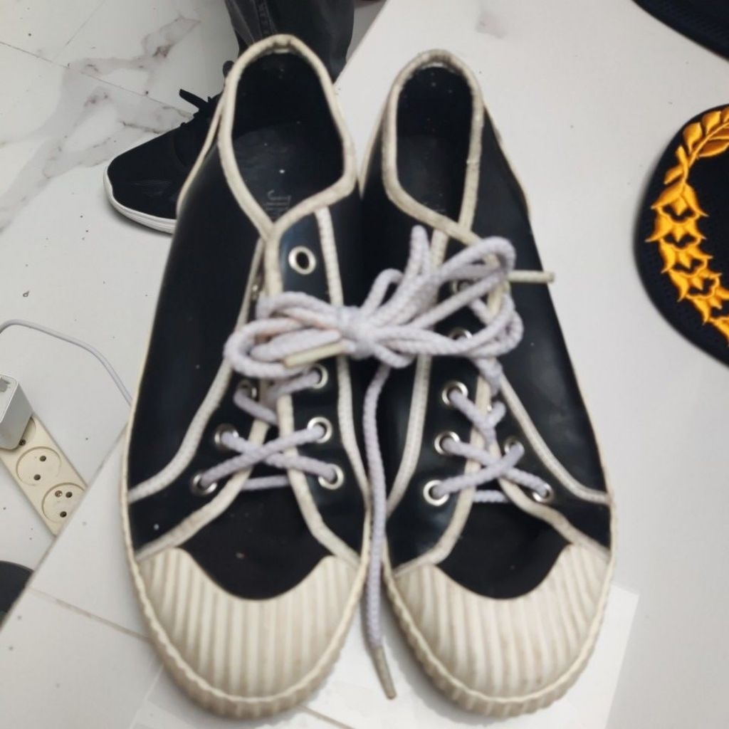 sepatu Jimmy Choo bekas pakai zise 36 insole 22.5
