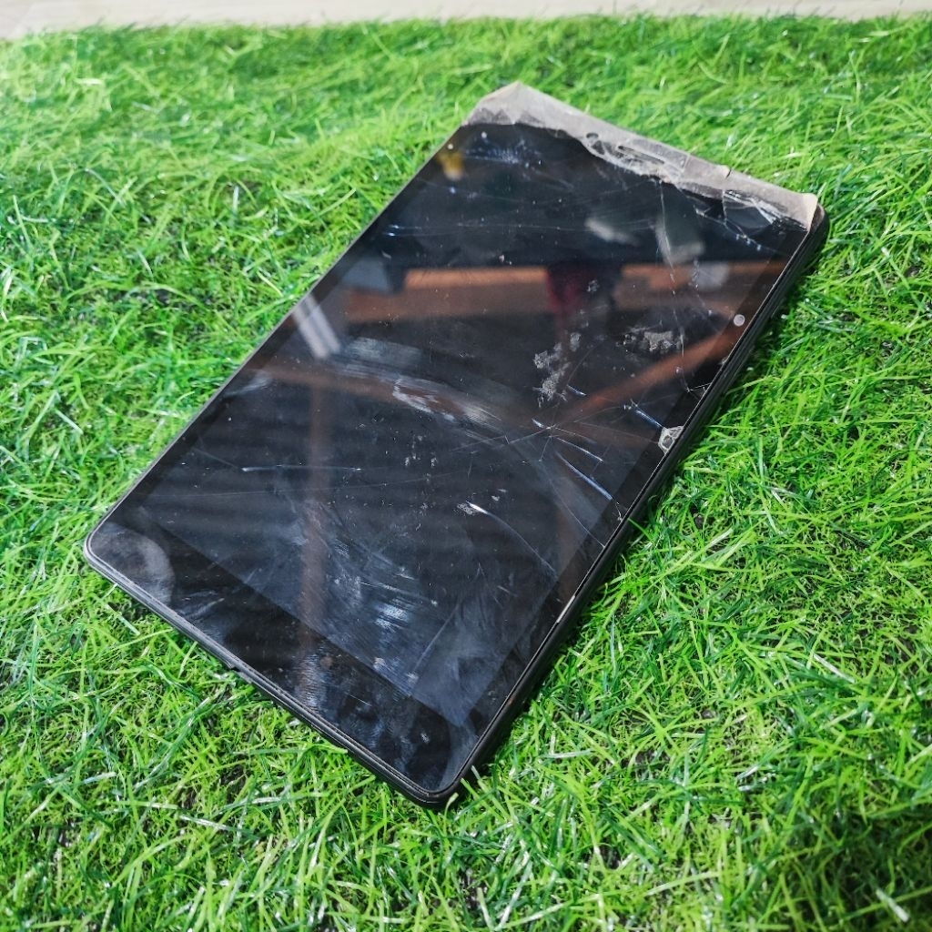 Tablet Samsung SM-T295 Second Kondisi Apa Adanya
