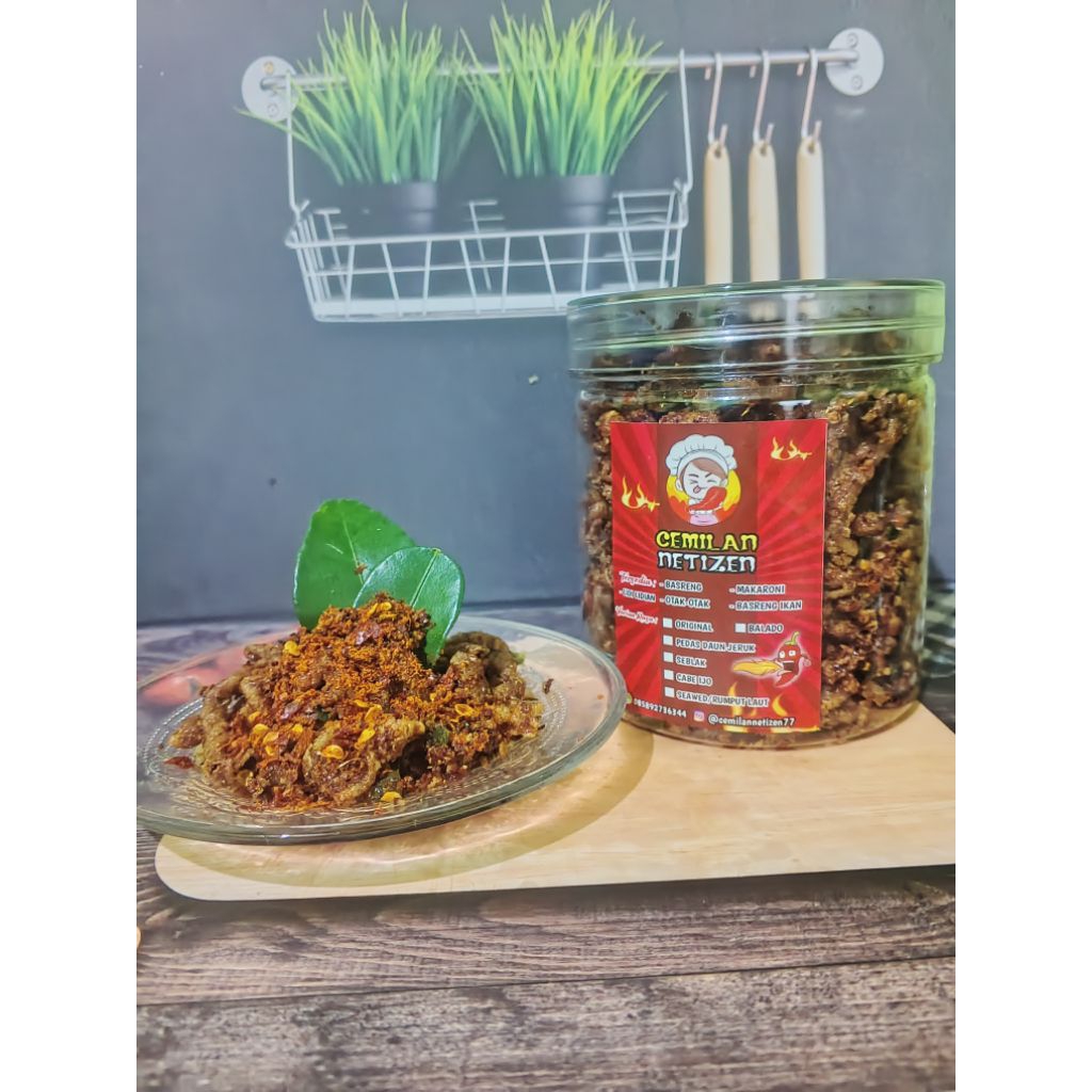 

kripik usus ayam crispy pedas extra daun jeruk