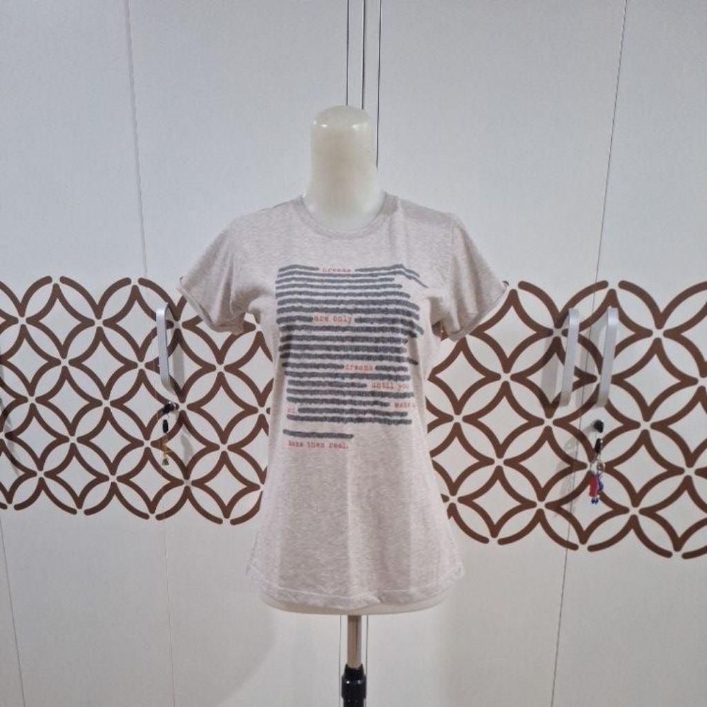 preloved kaos T zone dreams size M