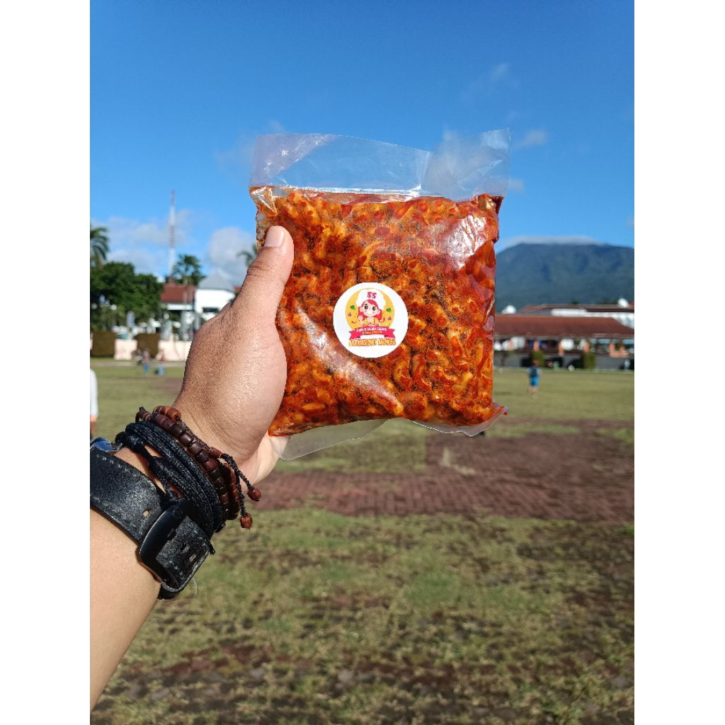 

MAKARONI CIKRUH DAUN JERUK 250GRAM PEDAS