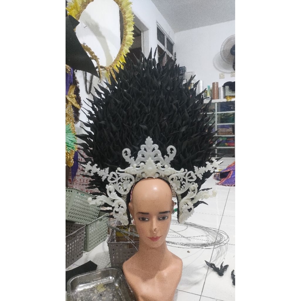 mahkota bali mentahan / mahkota karnaval