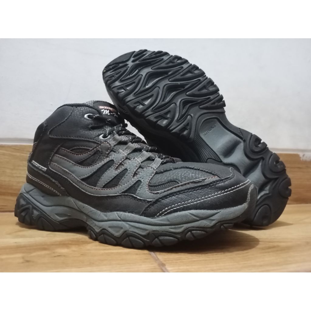 sepatu outdoor/hiking Skechers afterburn M-fit