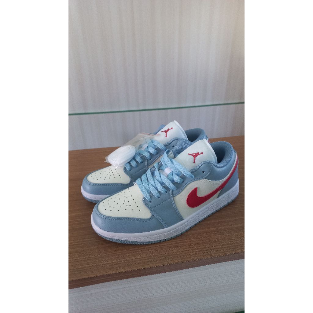 Nike Air Jordan Low Blue Whisper