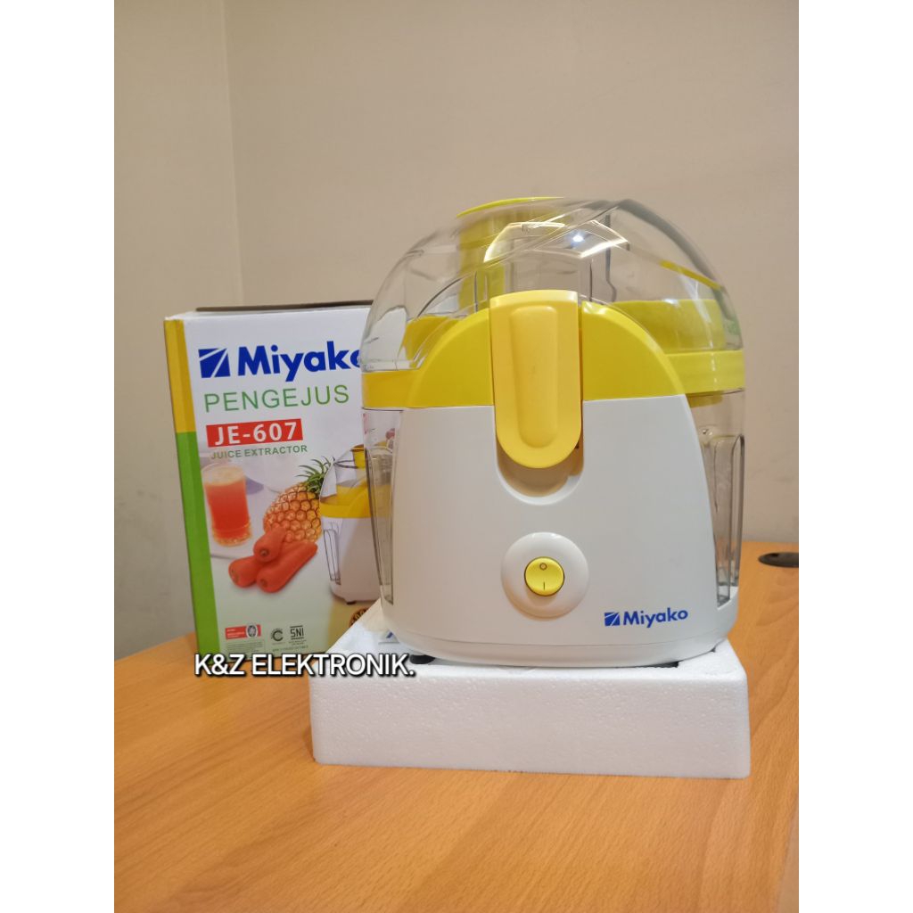 Juicer Miyako JE 607 600ML / Extractror Fruit Miyako