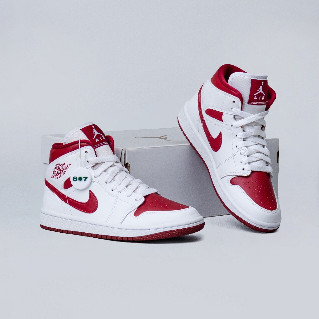Air Jordan 1 Mid Reverse Chicago