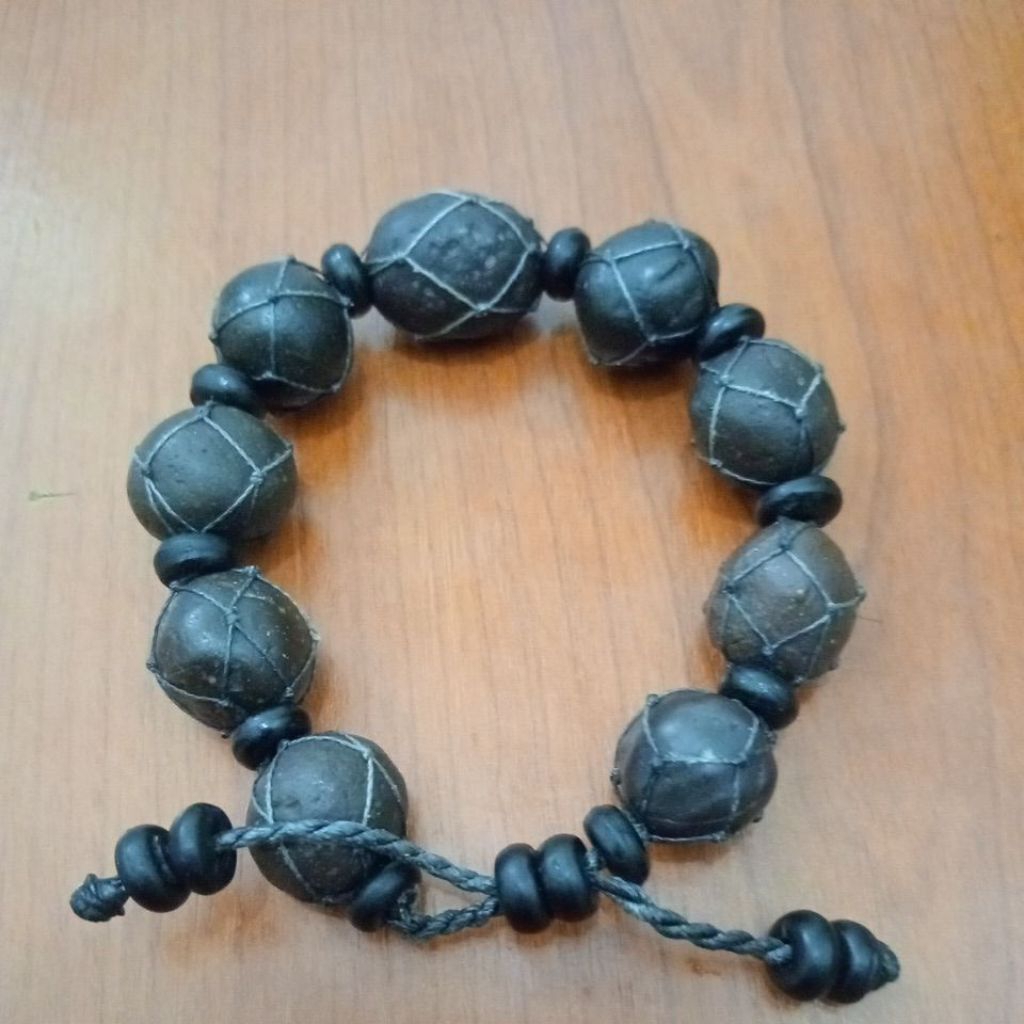 Gelang Munta / Monta Besi