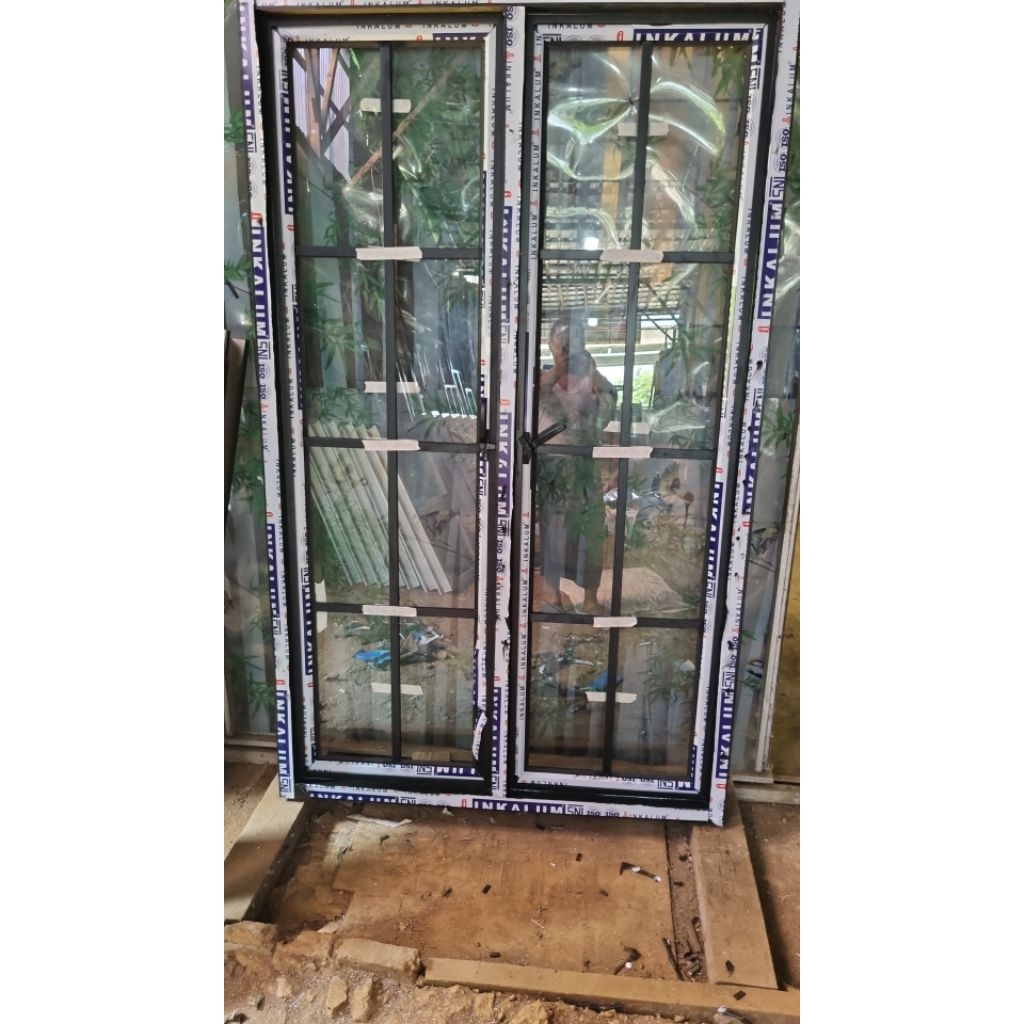 kusen jendela double ornamen aluminium