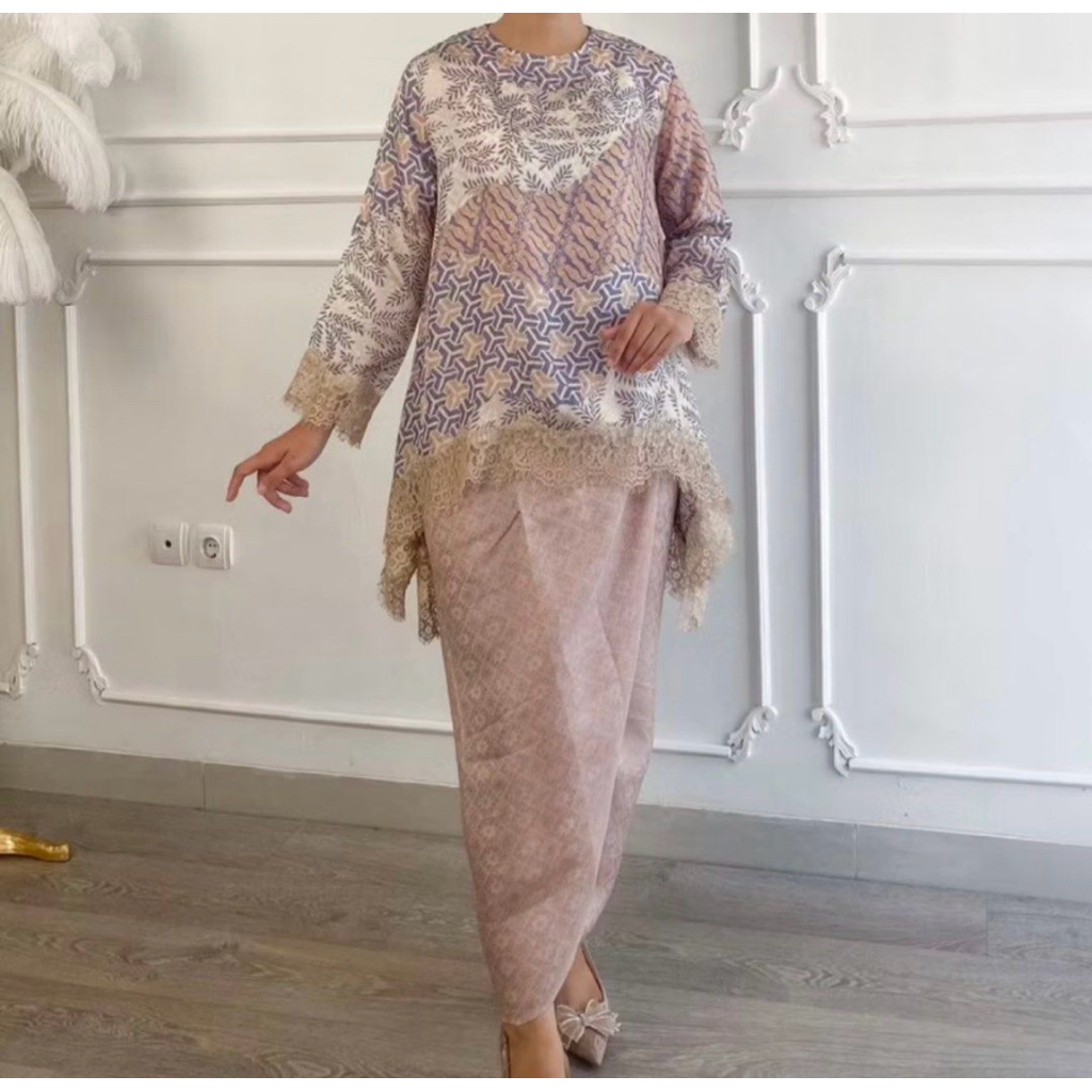 Kartinis Label - Meira Series in Almond