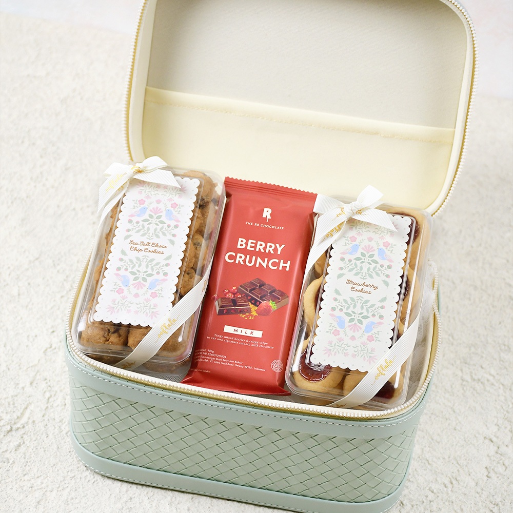 

G) Strawberry Cookies/Sea Salt Choco Chip Cookies/Berry Crunch Chocolate Bar - The Gifting Grove 2025