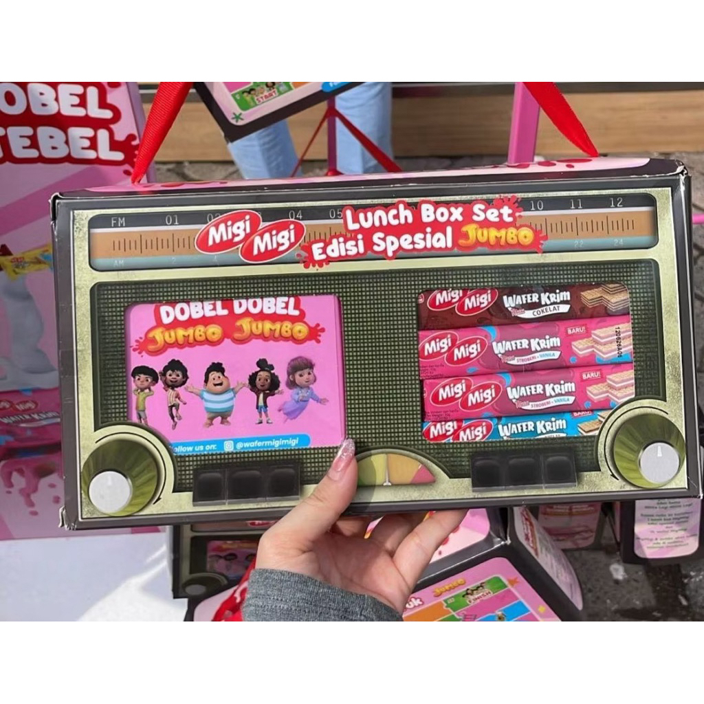 

jastip prj 2025 / wafer migi migi PRJ EDISI JUMBO FREE LUNCH BOX