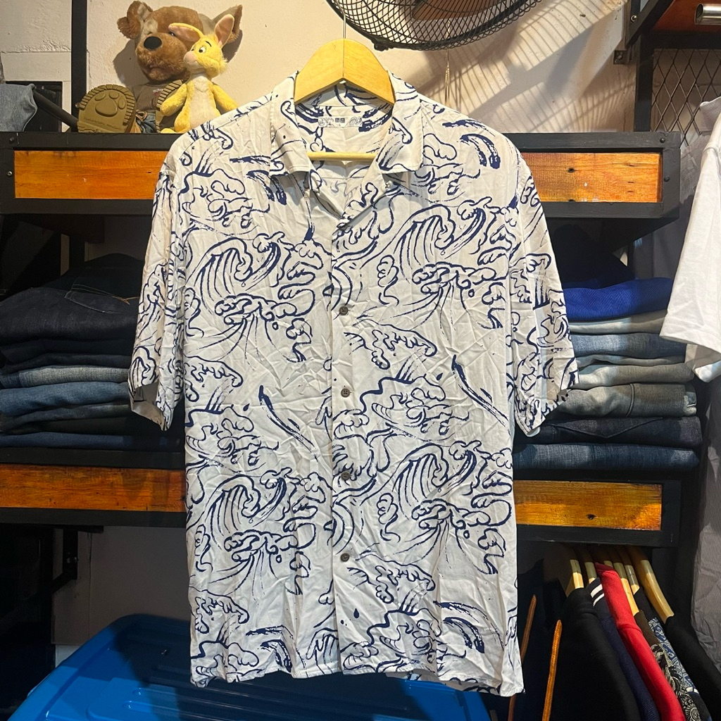 Kemeja Pantai Rayon Uniqlo Open Collar Second Original