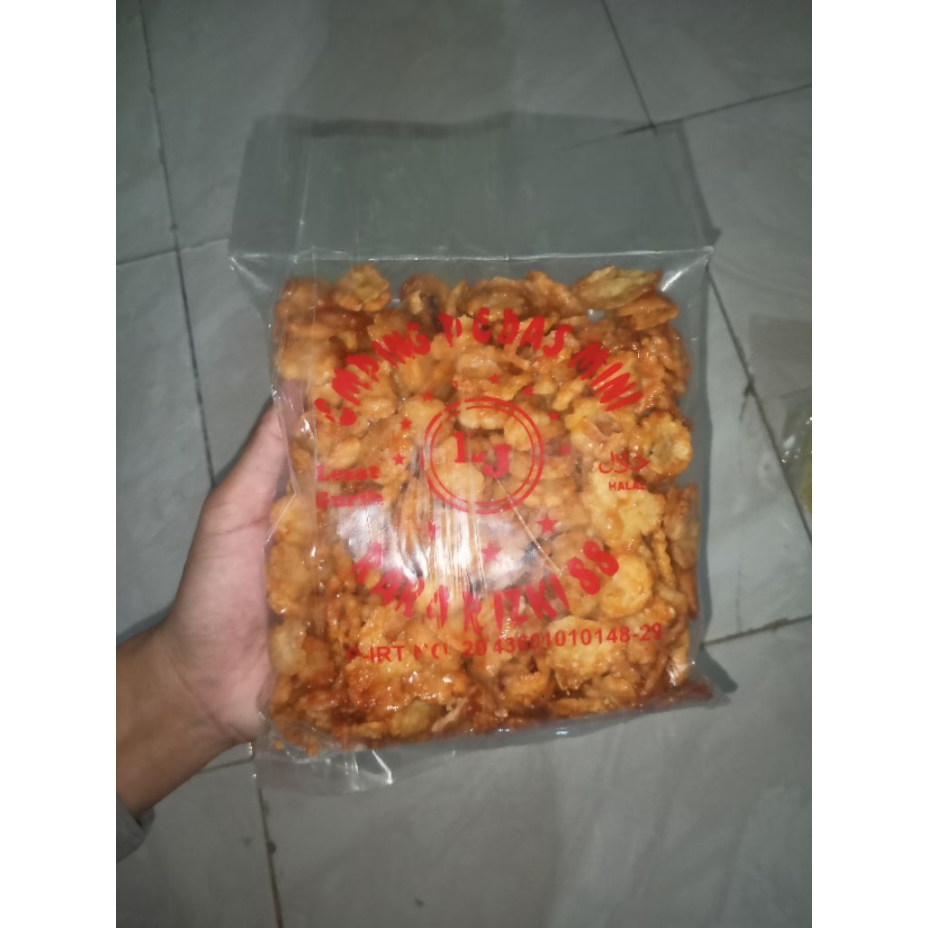 

Emping melinjo menes jawara pedas manis