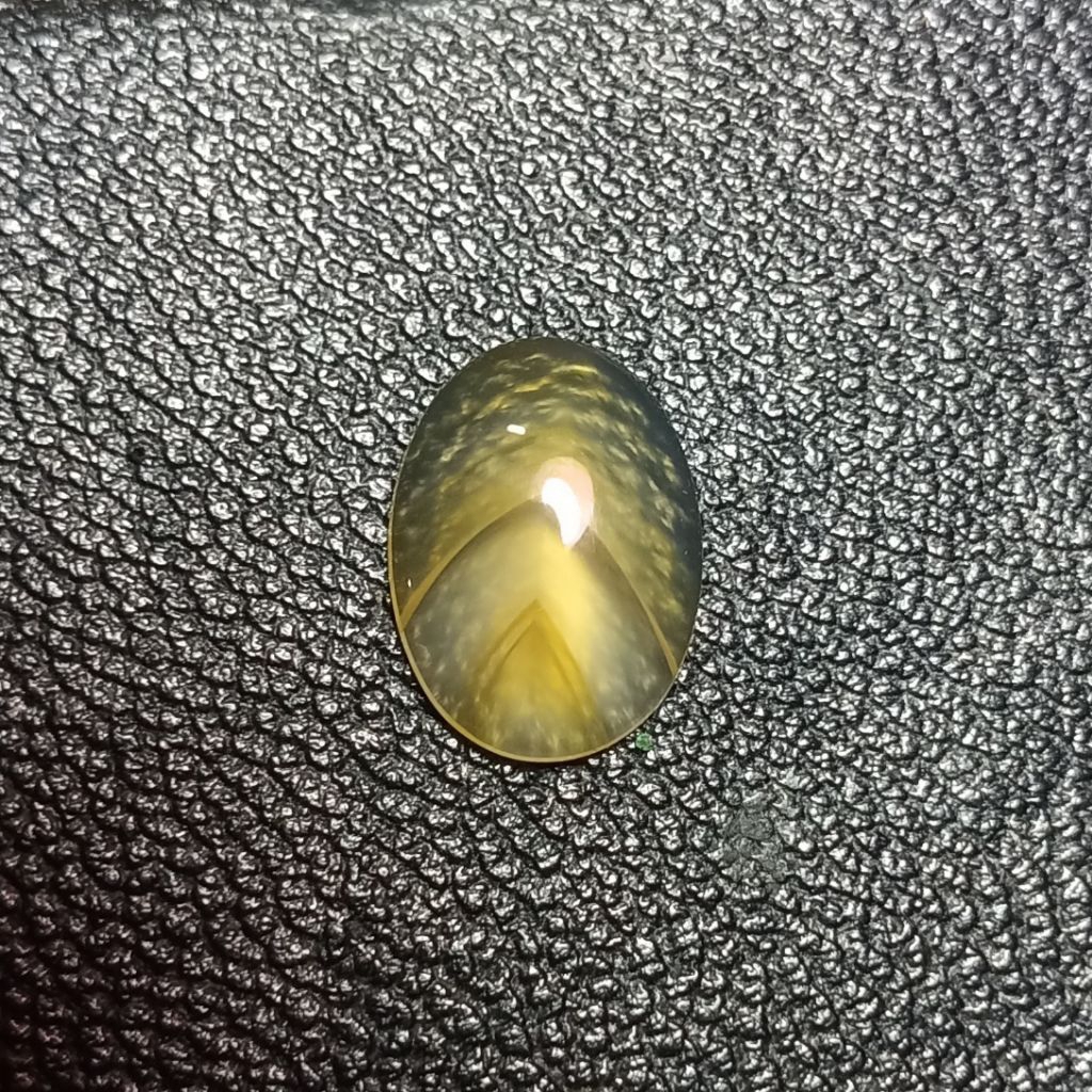 Batu Sulaiman Junjung Derajat Kristal. Bukan Batu Kecubung Wulung