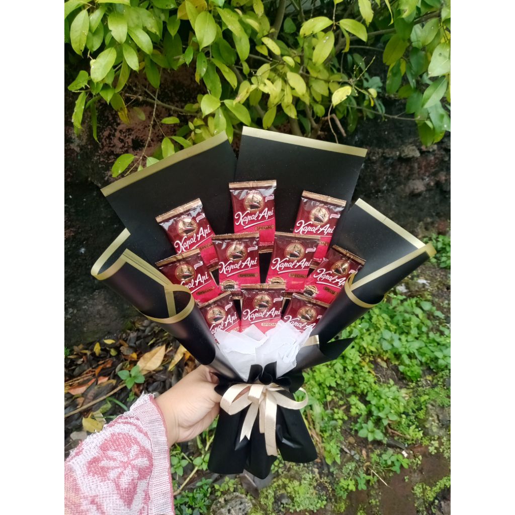

Buket Kopi Kapal Api /BUKET SNACK MEDIUM/Buket Wisuda/Buket Kopi Murah cowok