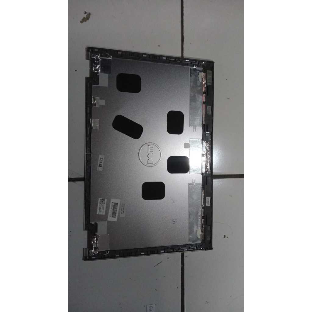 Dell Vostro 3360 tutup layar belakang