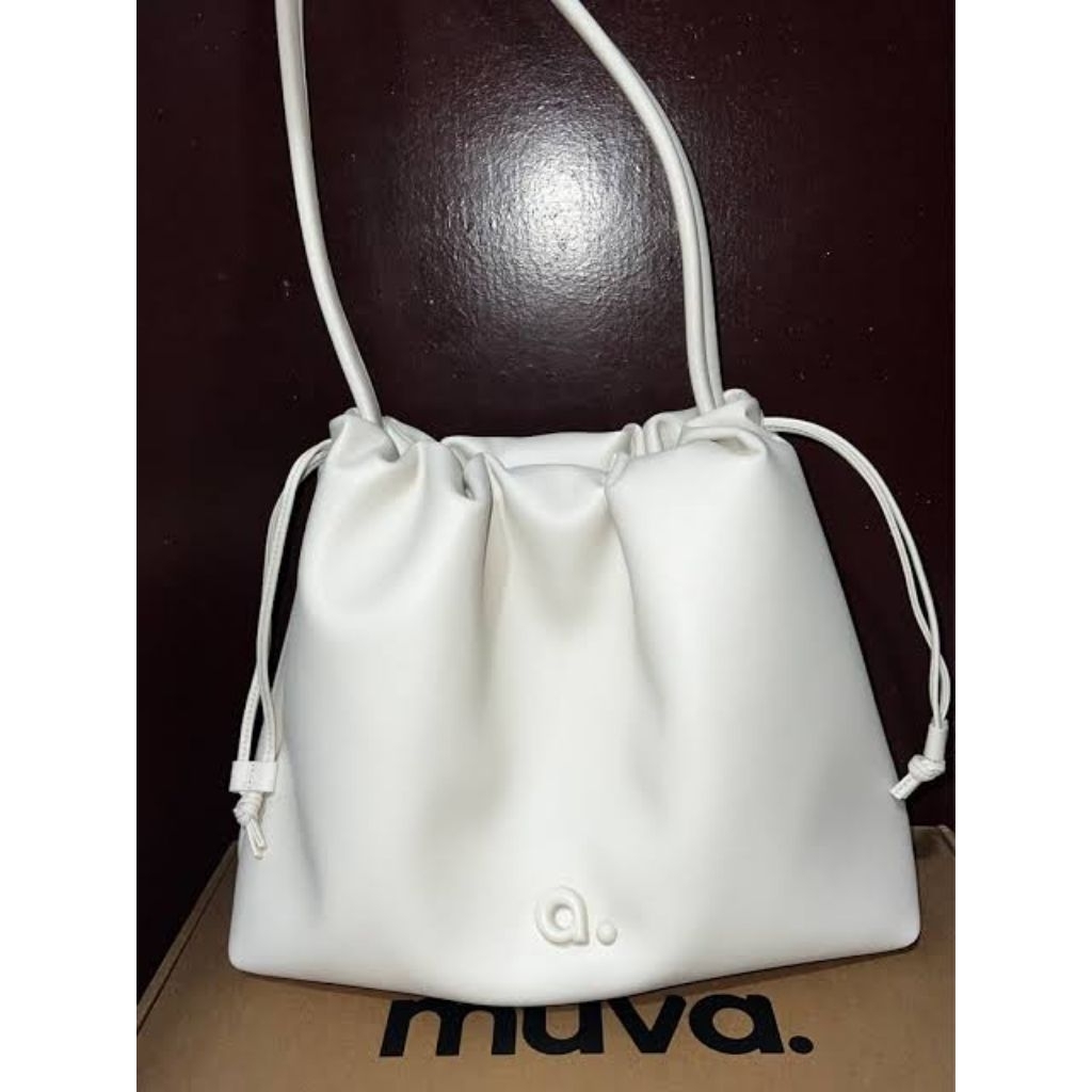 READY Muva Cloud Shoulder Bag (IVORY)