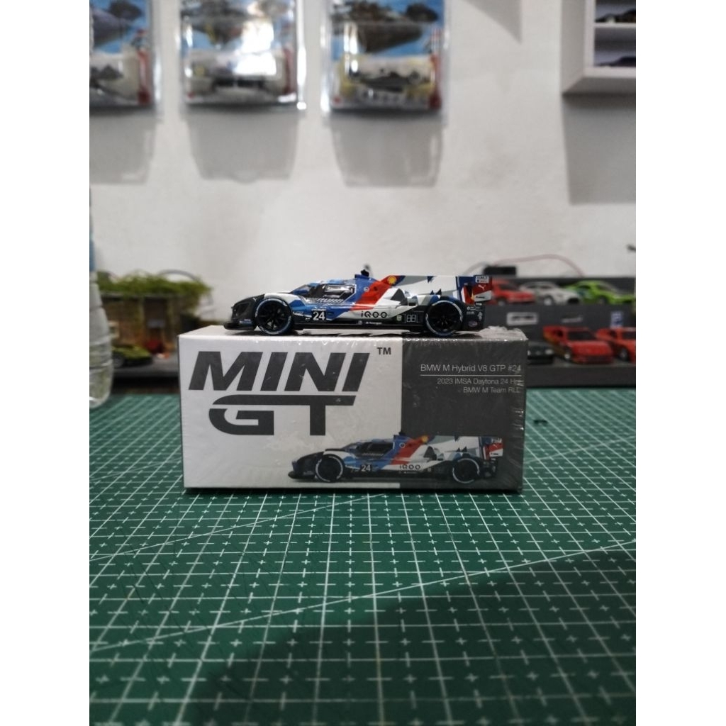 Mini GT BMW Hybrid V8