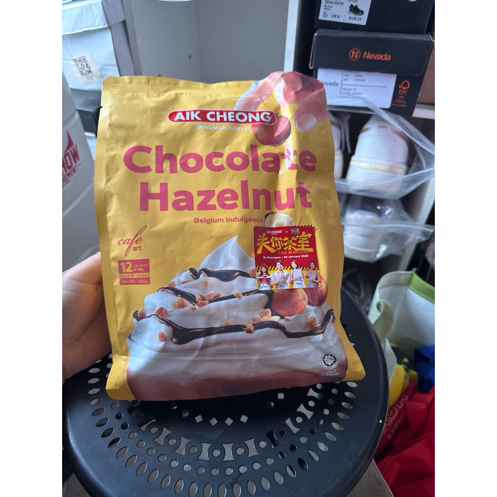 

chocolate hazelnut aik cheong
