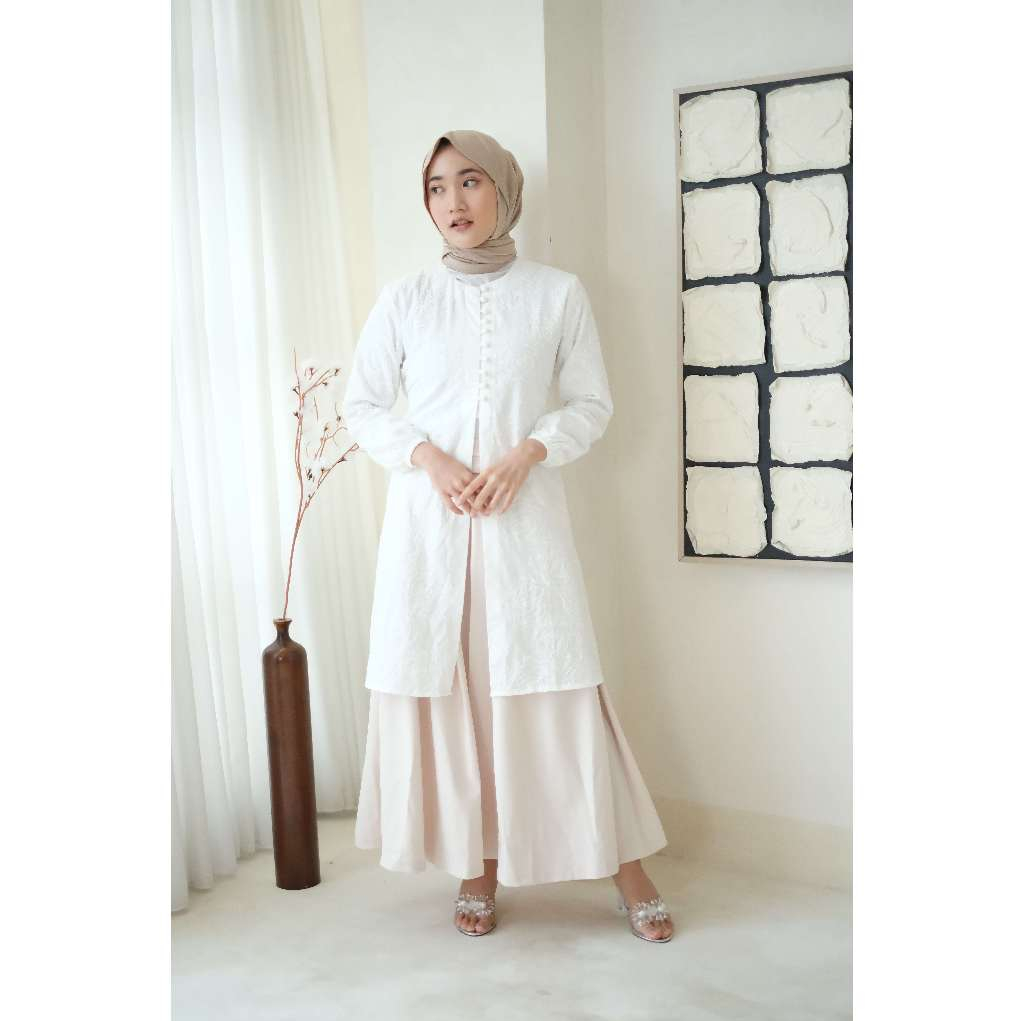 Davelline Calissa Outer Kebaya Tunik Lengan Panjang