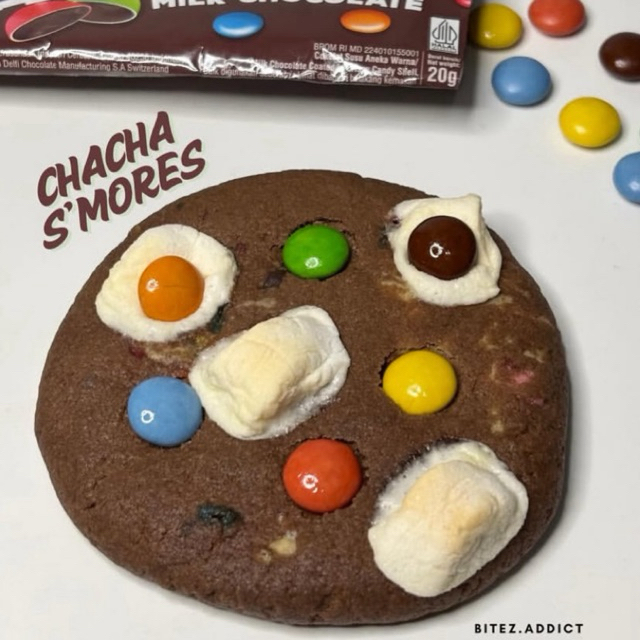 

bitez.addict | chacha s’mores cookies