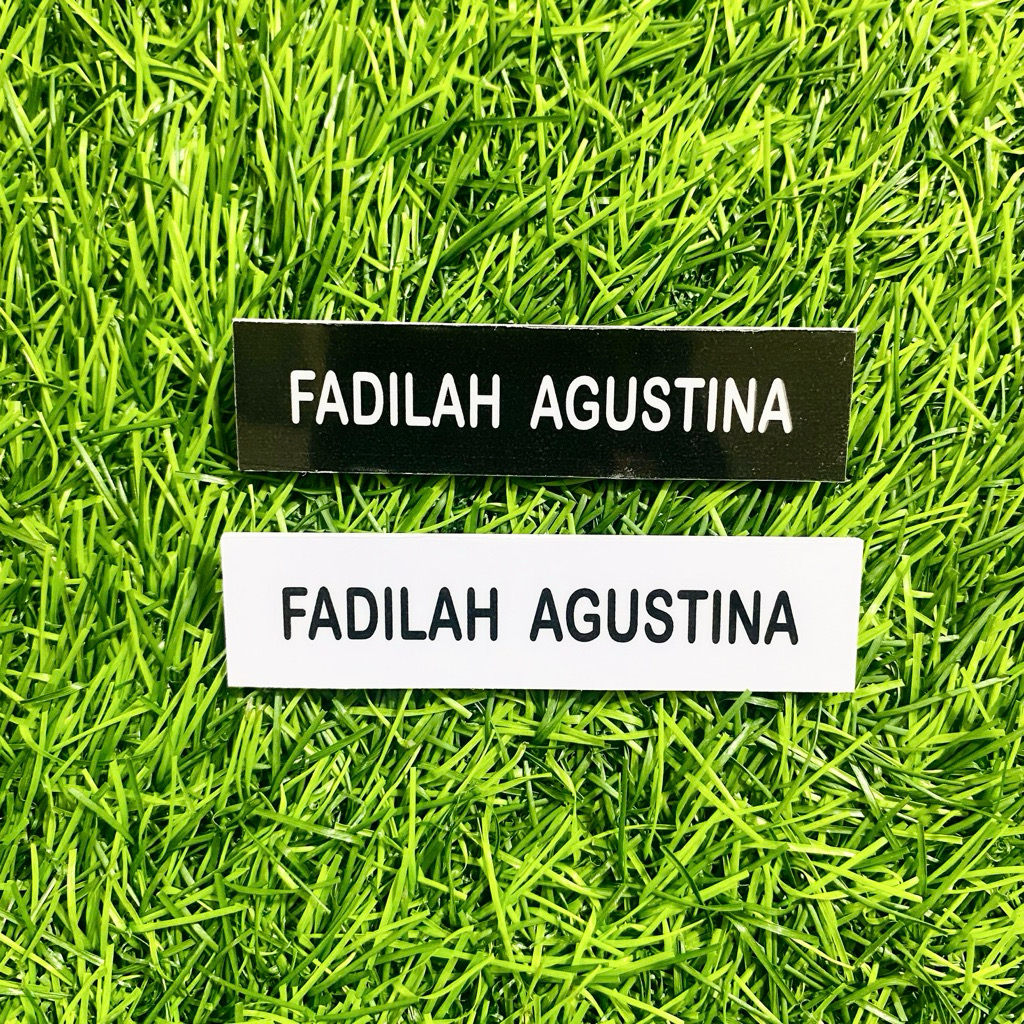 

( 1 HARI JADI ) Papan nama akrilik biasa / PAPAN NAMA DADA TOKO OXI