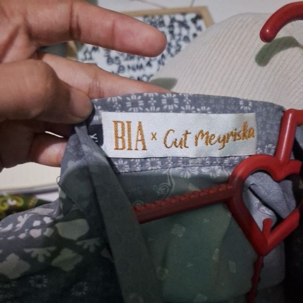 dress bia x cut meyriska abu prelove