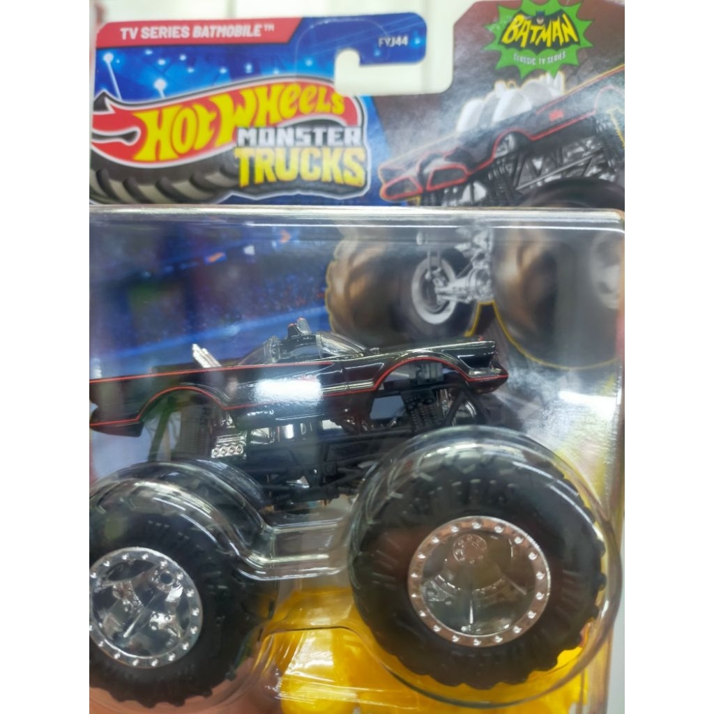 hot wheel monster truck 1:64 Batman dan shark wreak 2025