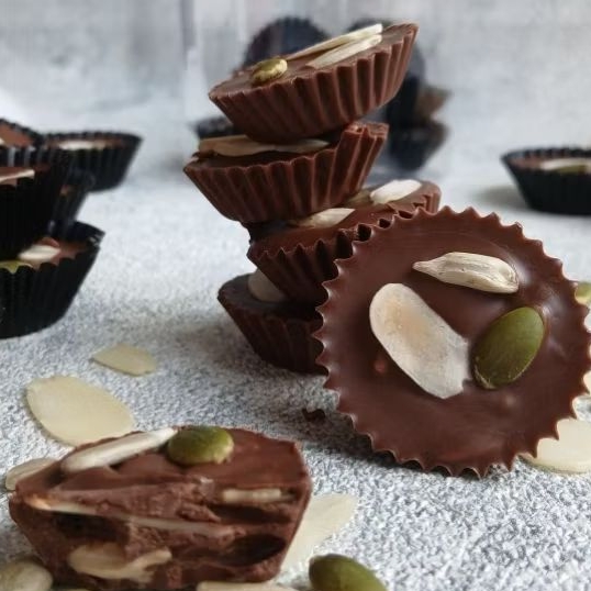 

Mix Nutts Coklat cup / Coklat Kacang / kue coklat