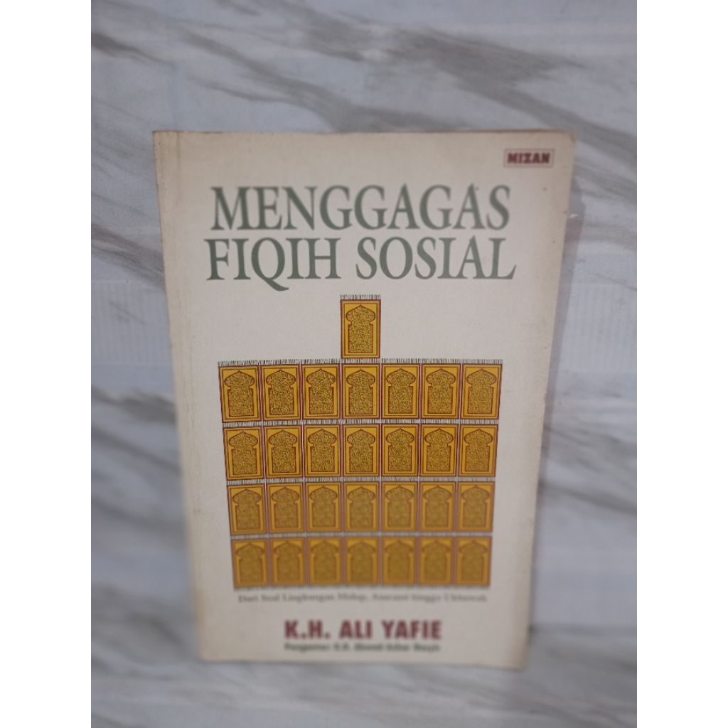 MENGGAGAS FIQIH SOSIAL by k.h. ali yafie