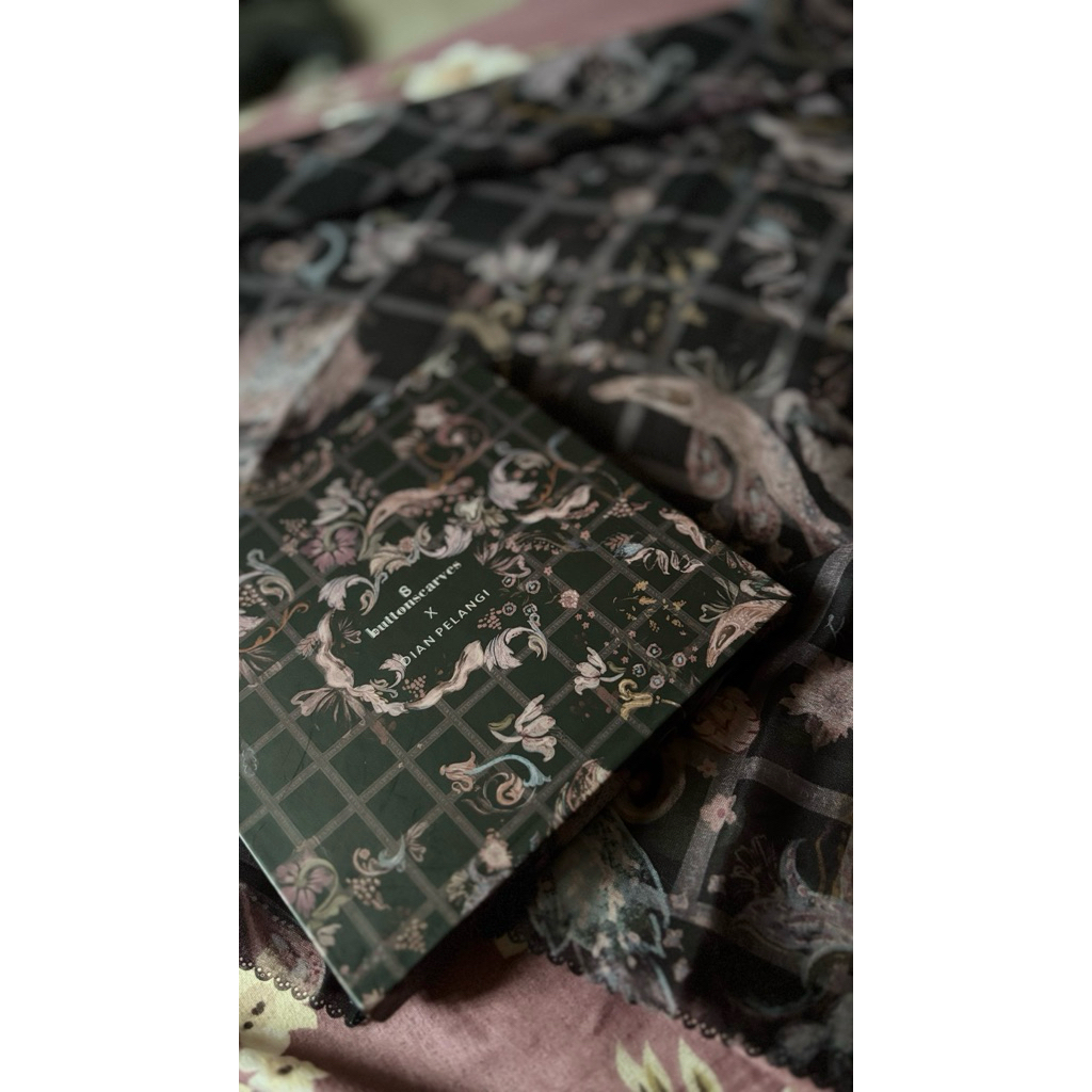 Buttonscarves x Dian Pelangi