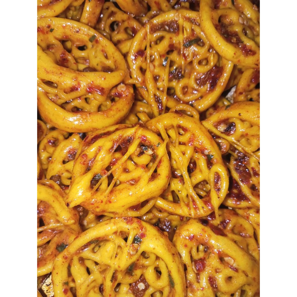 

kerupuk mie bantet cikruh daun jeruk pedas