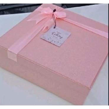 

Kotak Kado Hampers berkwalitas bahan Hardbox (25x25x8cm)