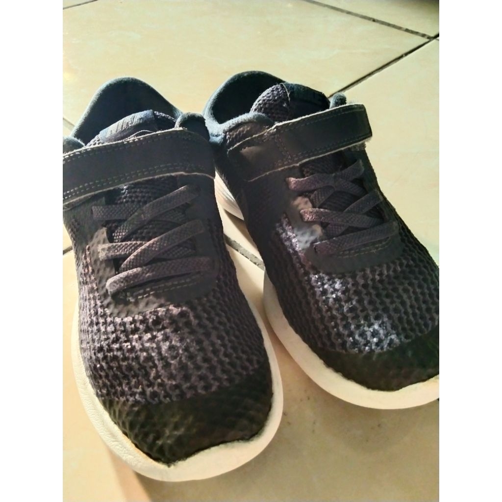 PL sepatu anak